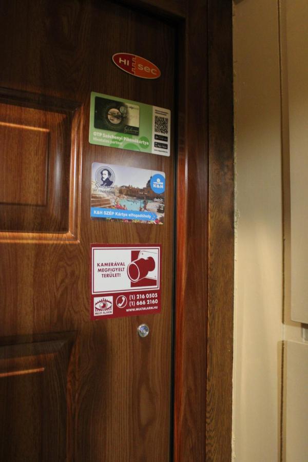 شقة Izzy Apartament ميسكولك المظهر الخارجي الصورة