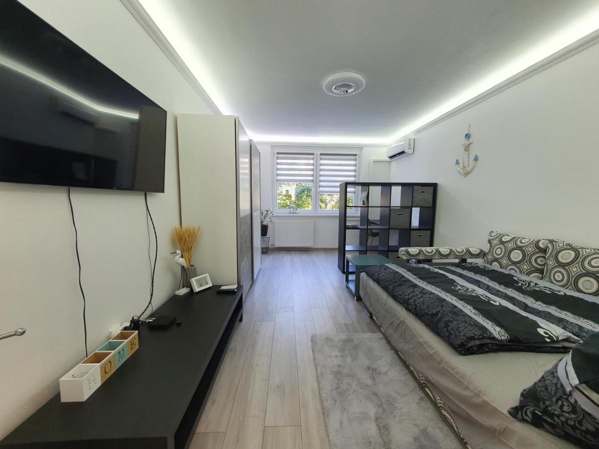 شقة Izzy Apartament ميسكولك المظهر الخارجي الصورة