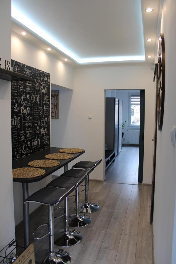 شقة Izzy Apartament ميسكولك المظهر الخارجي الصورة