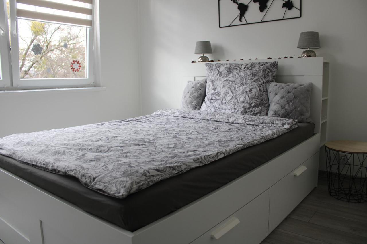 شقة Izzy Apartament ميسكولك المظهر الخارجي الصورة